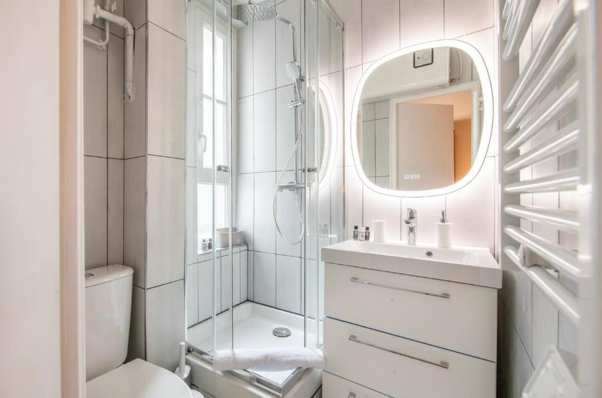 Joli Appartement A Cote De La Tour Eiffel, Javel Et De Paris Expo Kültér fotó
