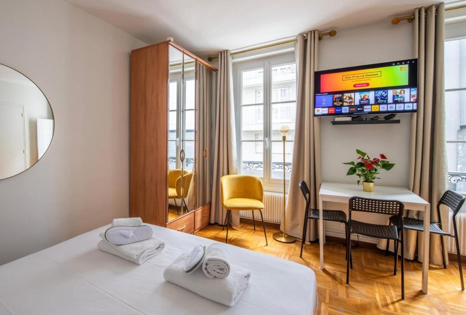 Joli Appartement A Cote De La Tour Eiffel, Javel Et De Paris Expo Kültér fotó